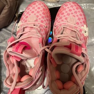 New in Box Adidas James Harden Vol. 6 J , Pink Basketball shoes- Men’s size 7